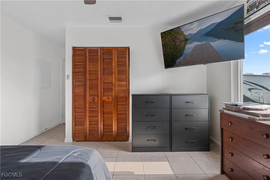 2816 NE 5th Place Cape Coral FL 33909