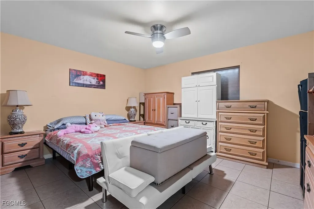 2816 NE 5th Place Cape Coral FL 33909