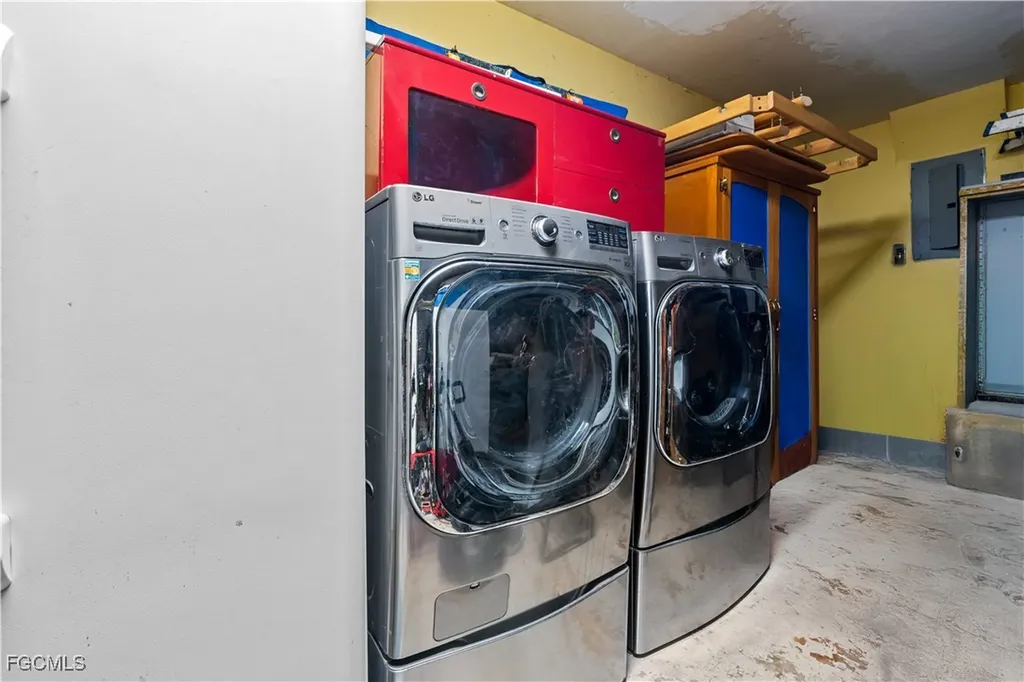 2816 NE 5th Place Cape Coral FL 33909