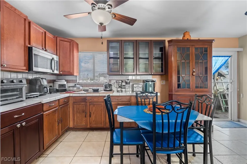 2816 NE 5th Place Cape Coral FL 33909