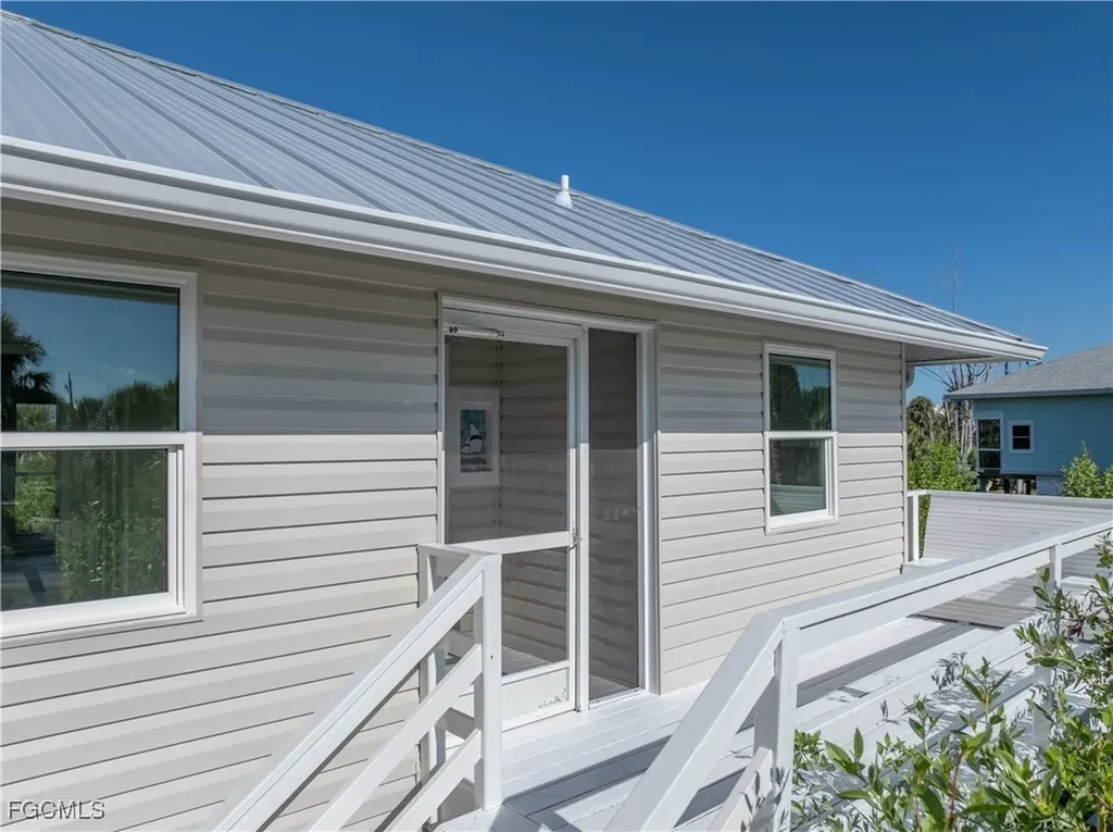9297 Kincaid Court Sanibel FL 33957