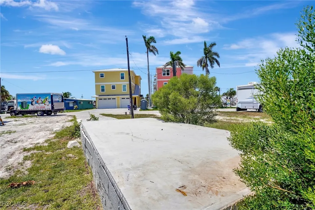 856 Oak Street Fort Myers Beach FL 33931