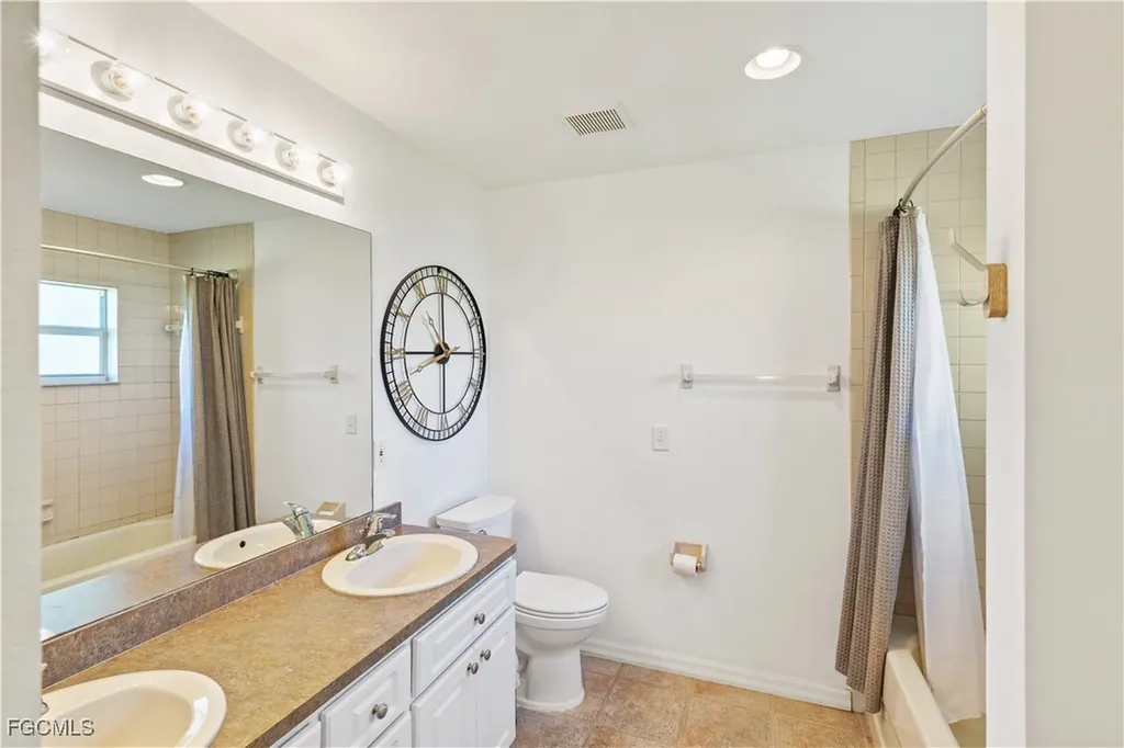 2217 Kismet Parkway E Cape Coral FL 33909