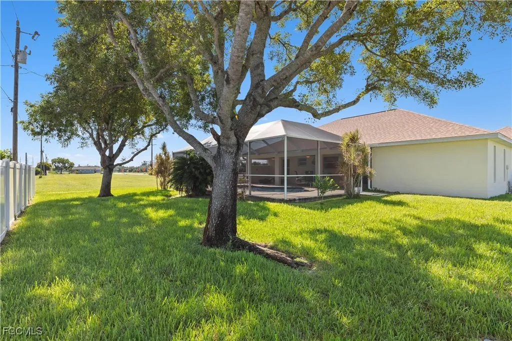 2217 Kismet Parkway E Cape Coral FL 33909