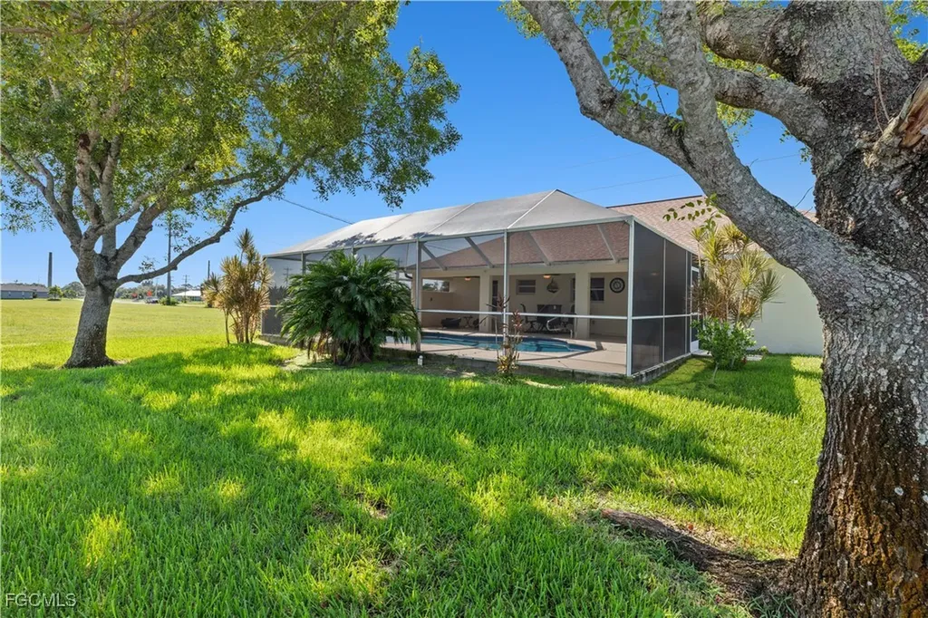 2217 Kismet Parkway E Cape Coral FL 33909