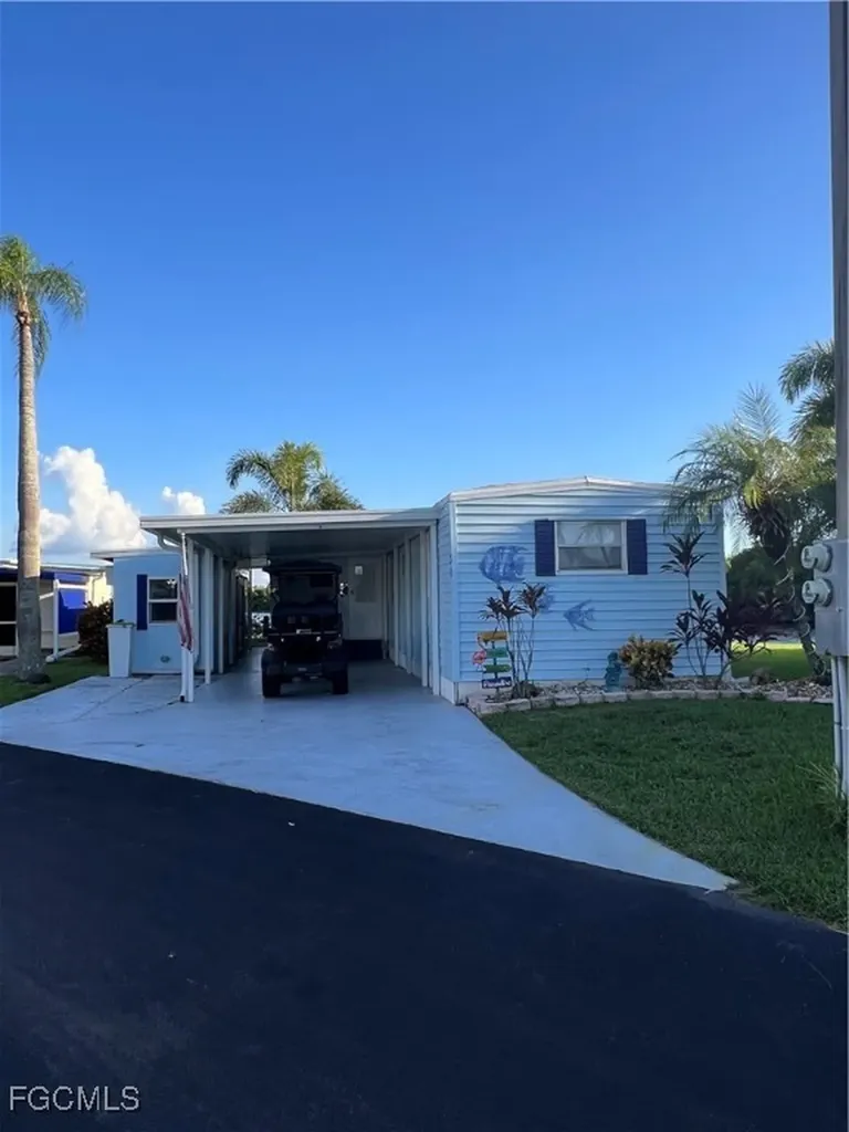 31 Channel Lane Fort Myers FL 33905