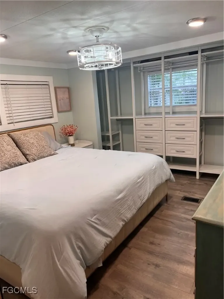 31 Channel Lane Fort Myers FL 33905