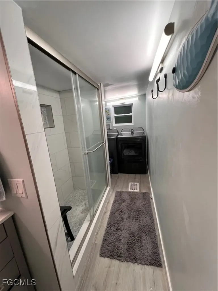 31 Channel Lane Fort Myers FL 33905