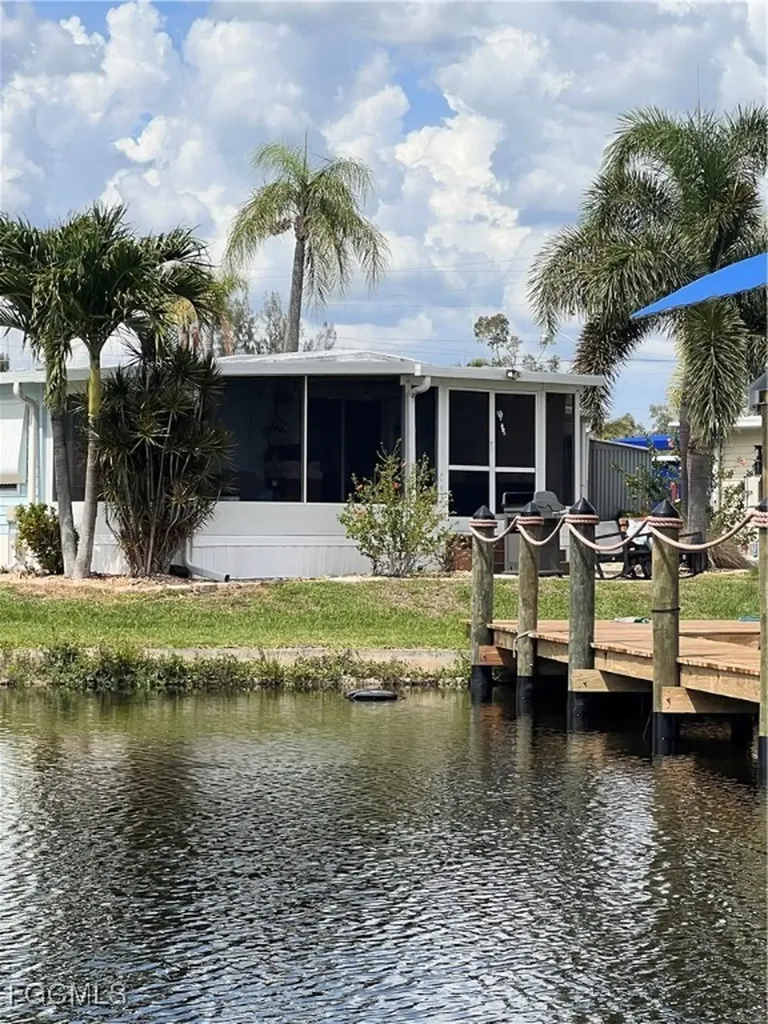 31 Channel Lane Fort Myers FL 33905