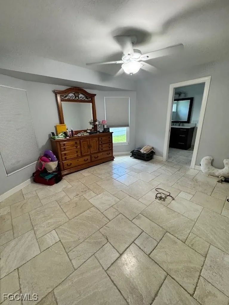 3728 SE 1st Avenue Cape Coral FL 33904