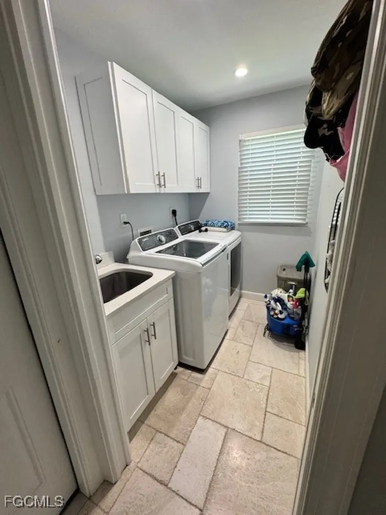 3728 SE 1st Avenue Cape Coral FL 33904