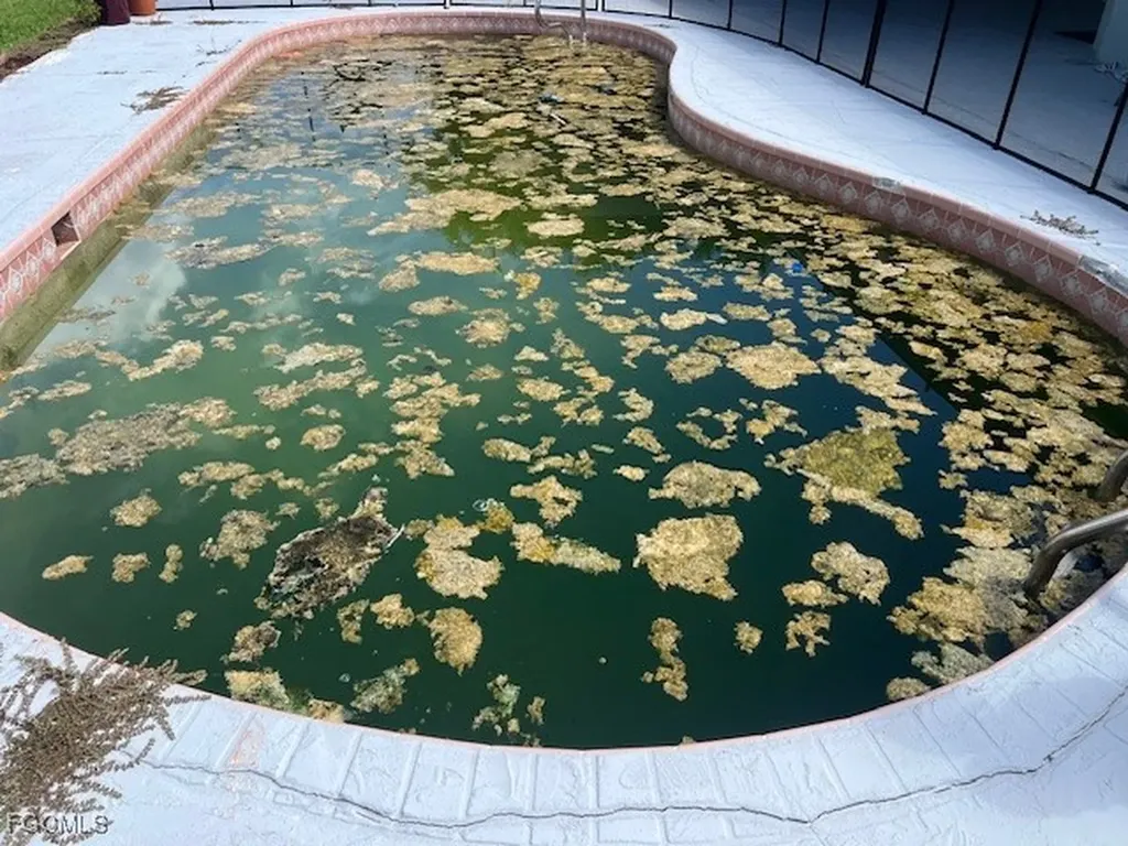 3728 SE 1st Avenue Cape Coral FL 33904