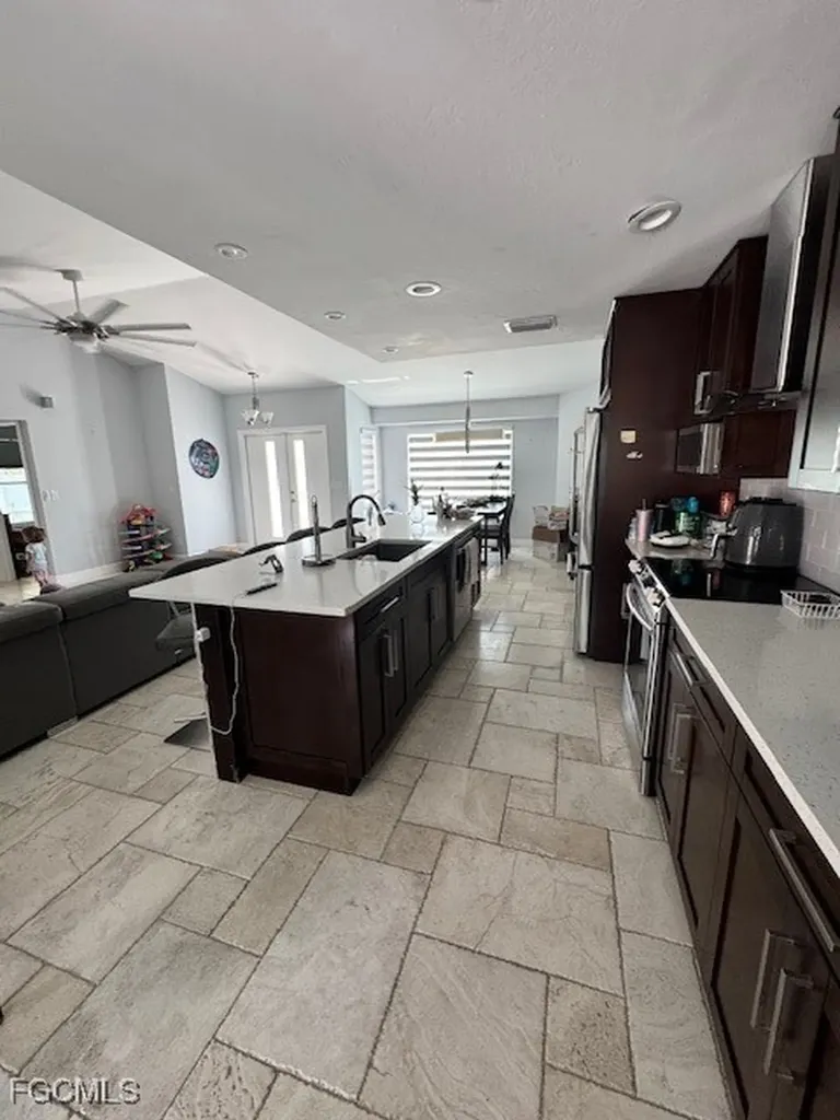 3728 SE 1st Avenue Cape Coral FL 33904