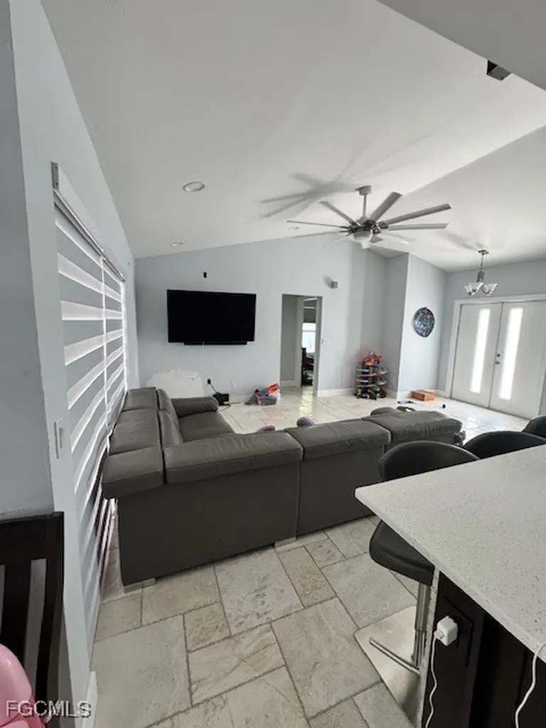 3728 SE 1st Avenue Cape Coral FL 33904