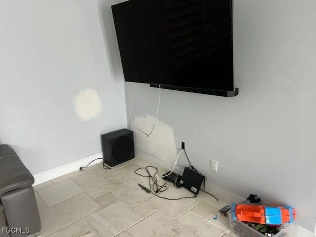 3728 SE 1st Avenue Cape Coral FL 33904