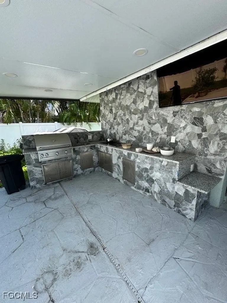 3728 SE 1st Avenue Cape Coral FL 33904