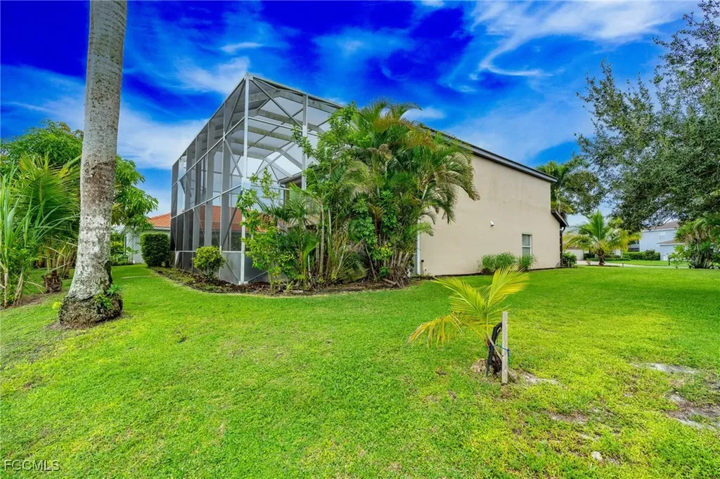 2793 Amberwood Court Naples FL 34120