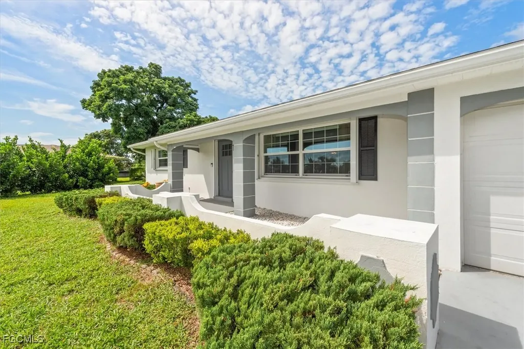 230 Highview Avenue Lehigh Acres FL 33936
