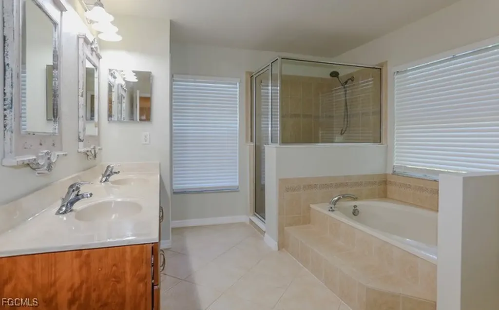 2721 NW 21st Terrace Cape Coral FL 33993