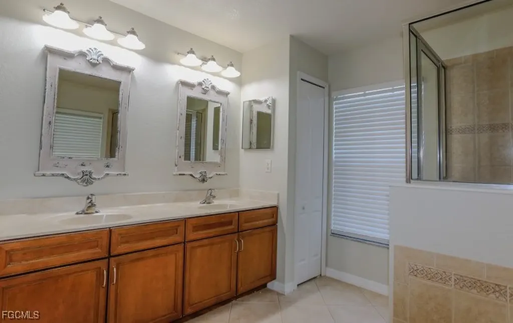 2721 NW 21st Terrace Cape Coral FL 33993
