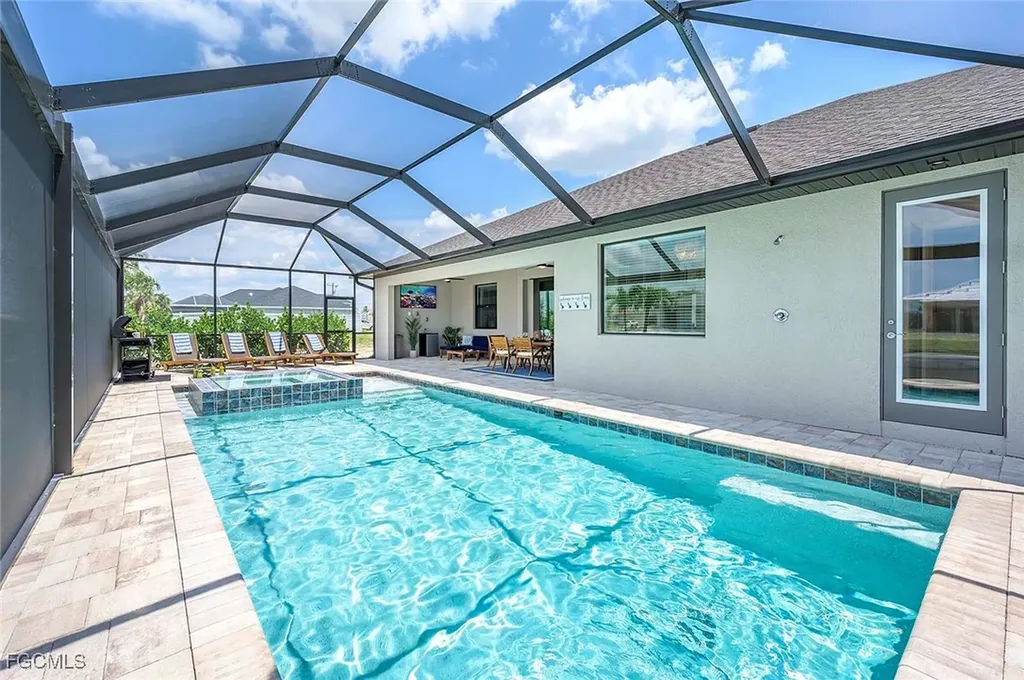 2720 SW 20th Avenue Cape Coral FL 33914