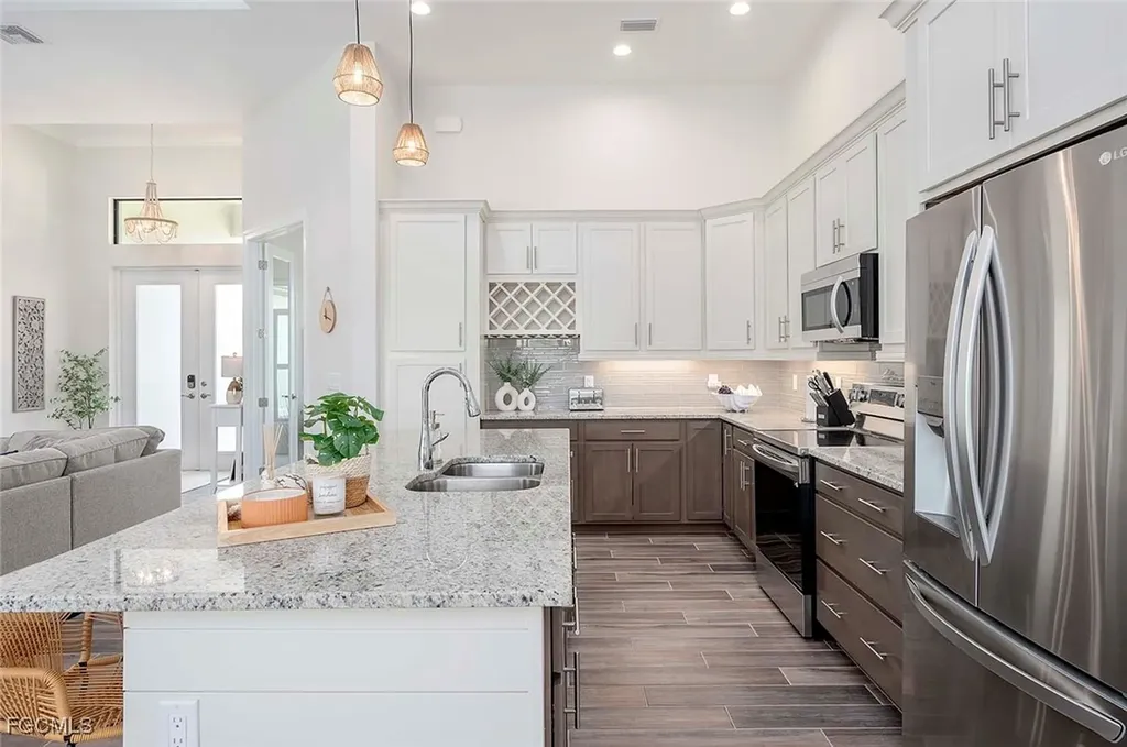 2720 SW 20th Avenue Cape Coral FL 33914