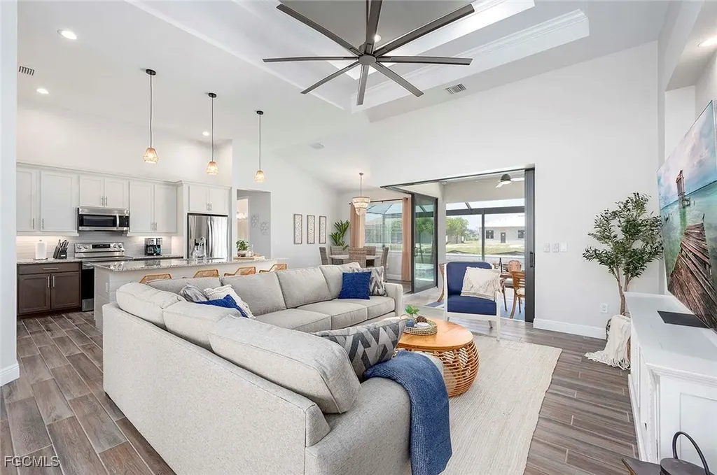 2720 SW 20th Avenue Cape Coral FL 33914