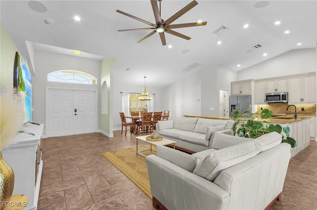 1628 SW 44th Terrace Cape Coral FL 33914