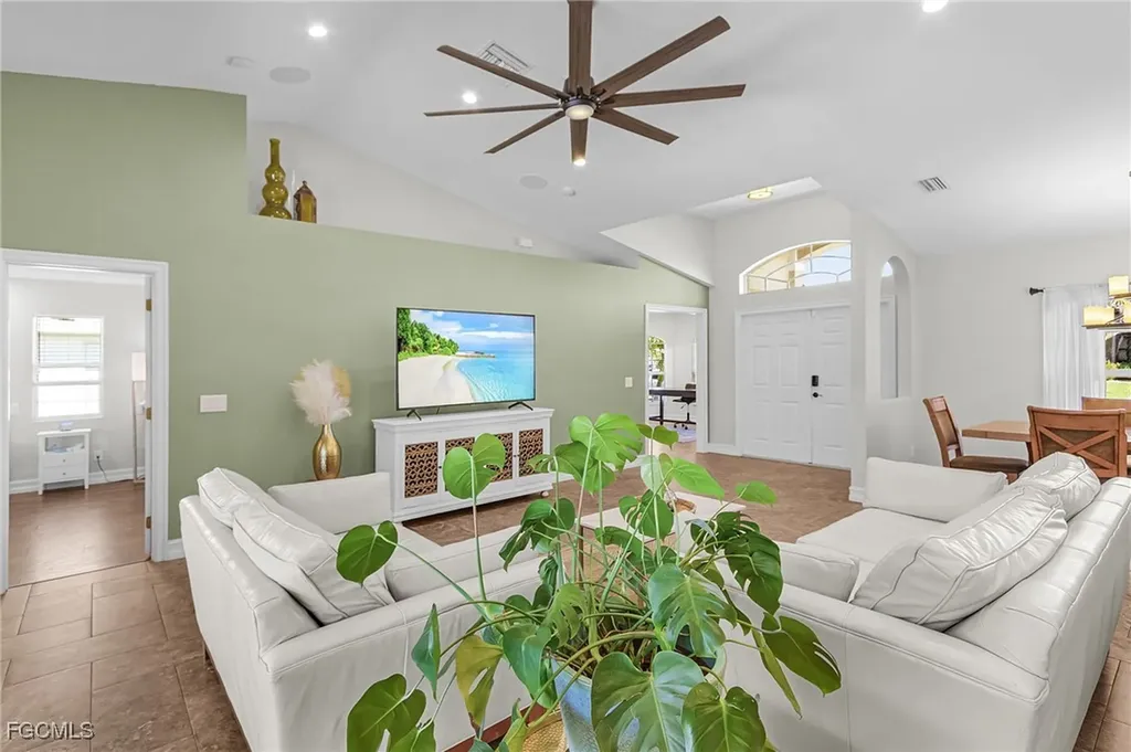 1628 SW 44th Terrace Cape Coral FL 33914