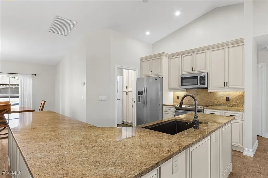 1628 SW 44th Terrace Cape Coral FL 33914