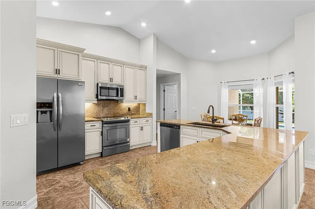 1628 SW 44th Terrace Cape Coral FL 33914