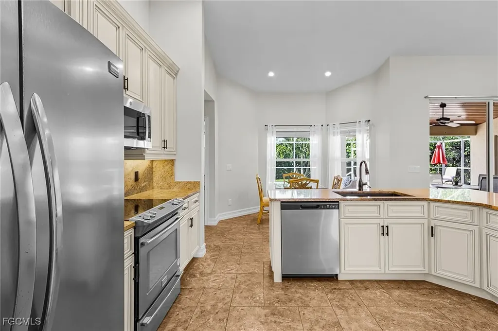 1628 SW 44th Terrace Cape Coral FL 33914