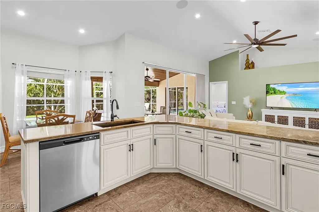 1628 SW 44th Terrace Cape Coral FL 33914