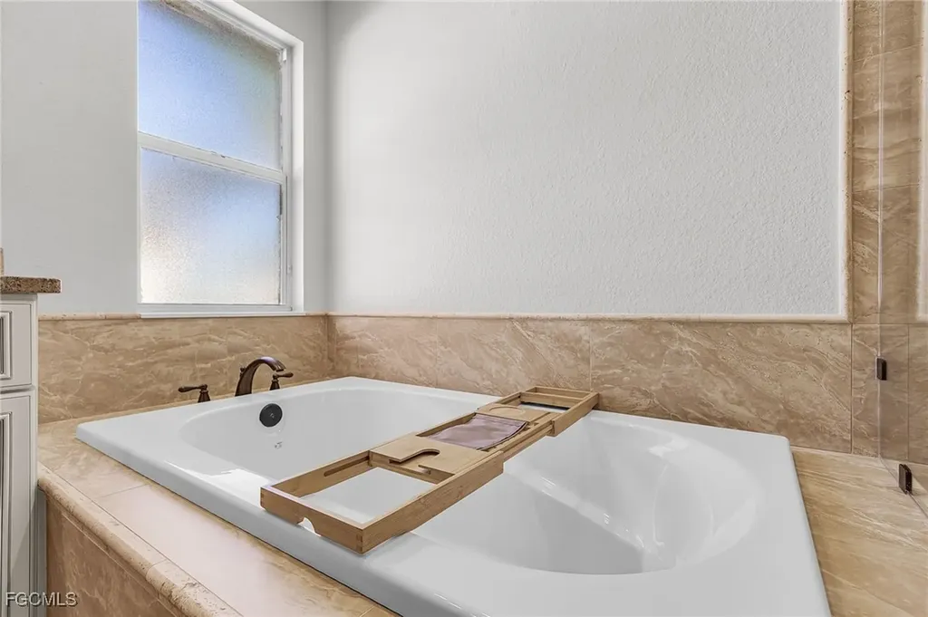 1628 SW 44th Terrace Cape Coral FL 33914