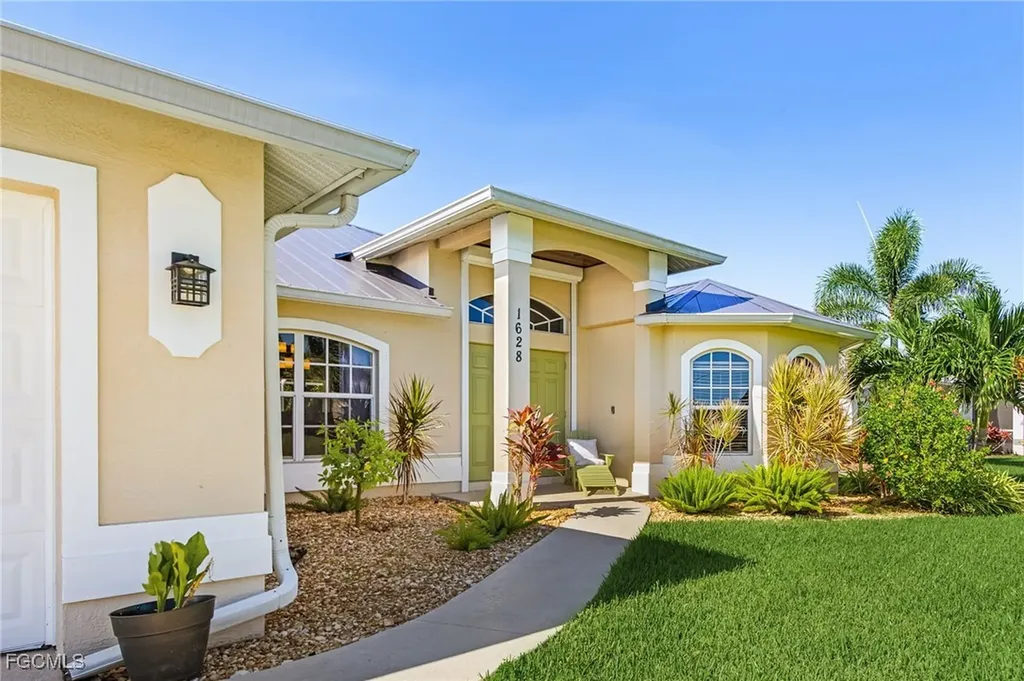 1628 SW 44th Terrace Cape Coral FL 33914