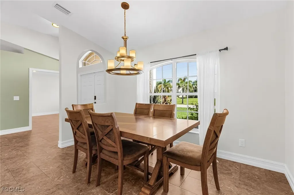 1628 SW 44th Terrace Cape Coral FL 33914