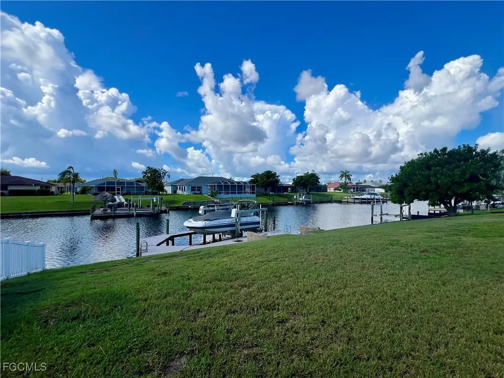 1158 SE 32nd Street Cape Coral FL 33904