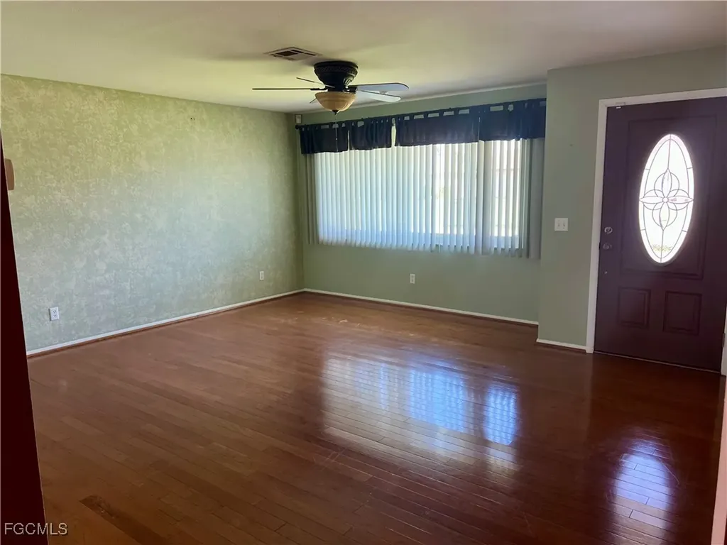 1158 SE 32nd Street Cape Coral FL 33904