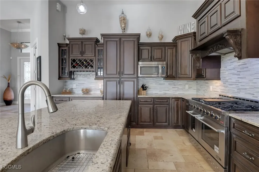 2115 Surfside Boulevard Cape Coral FL 33991