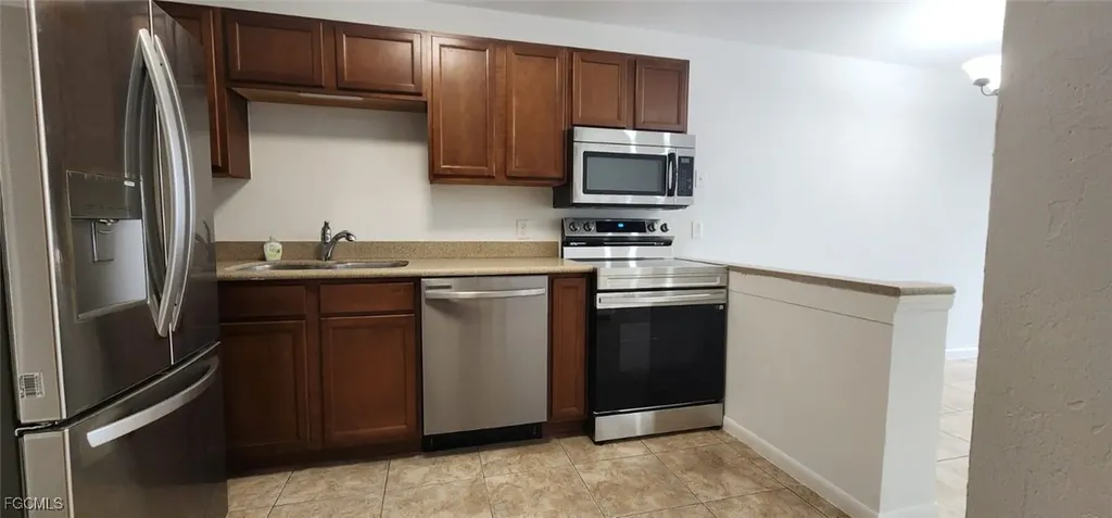 3417 SW Santa Barbara Place Cape Coral FL 33914