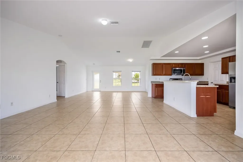 2904 NE 1st Avenue Cape Coral FL 33909