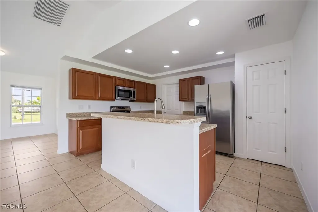2904 NE 1st Avenue Cape Coral FL 33909