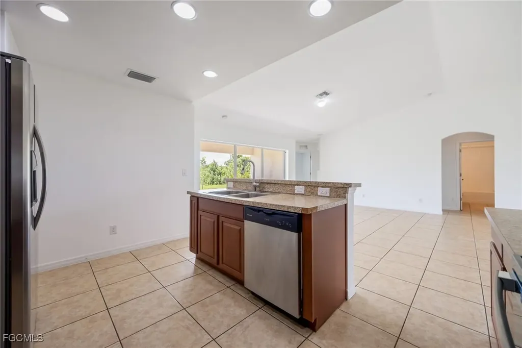2904 NE 1st Avenue Cape Coral FL 33909