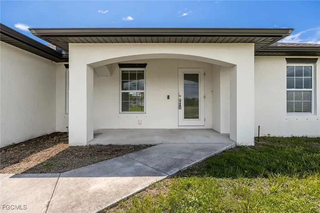 2904 NE 1st Avenue Cape Coral FL 33909