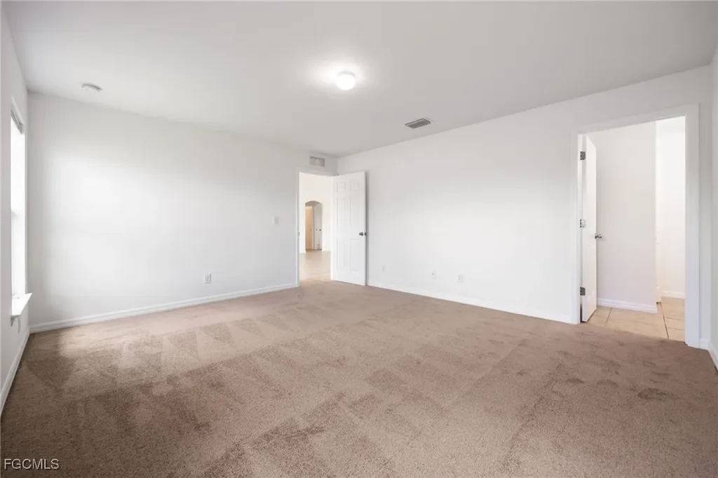 2904 NE 1st Avenue Cape Coral FL 33909