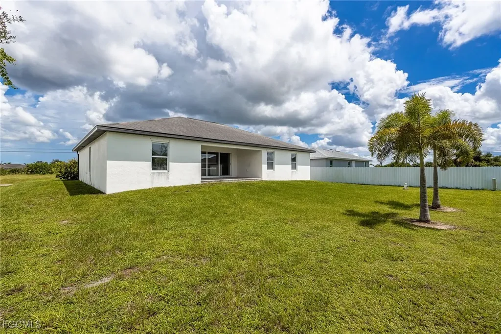 2904 NE 1st Avenue Cape Coral FL 33909