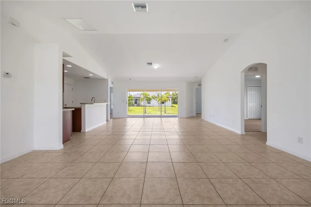 2904 NE 1st Avenue Cape Coral FL 33909