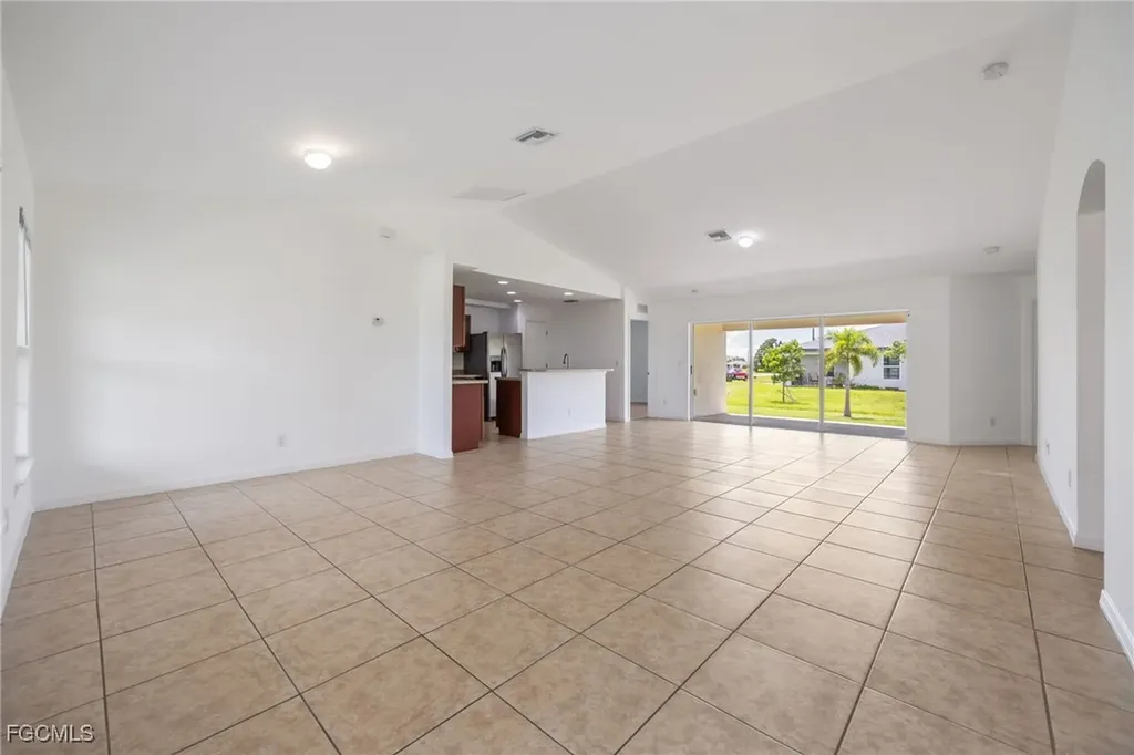 2904 NE 1st Avenue Cape Coral FL 33909