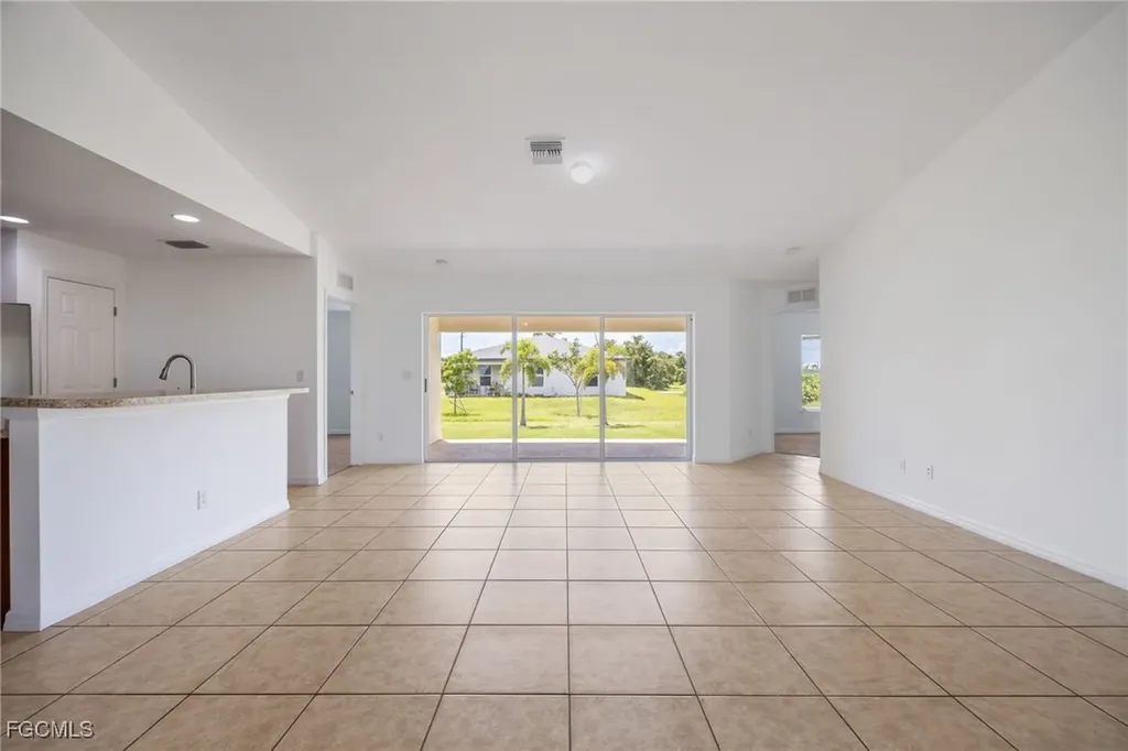 2904 NE 1st Avenue Cape Coral FL 33909