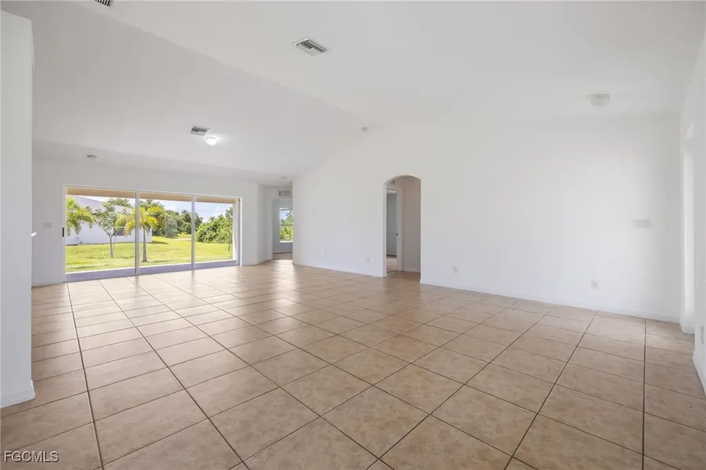 2904 NE 1st Avenue Cape Coral FL 33909